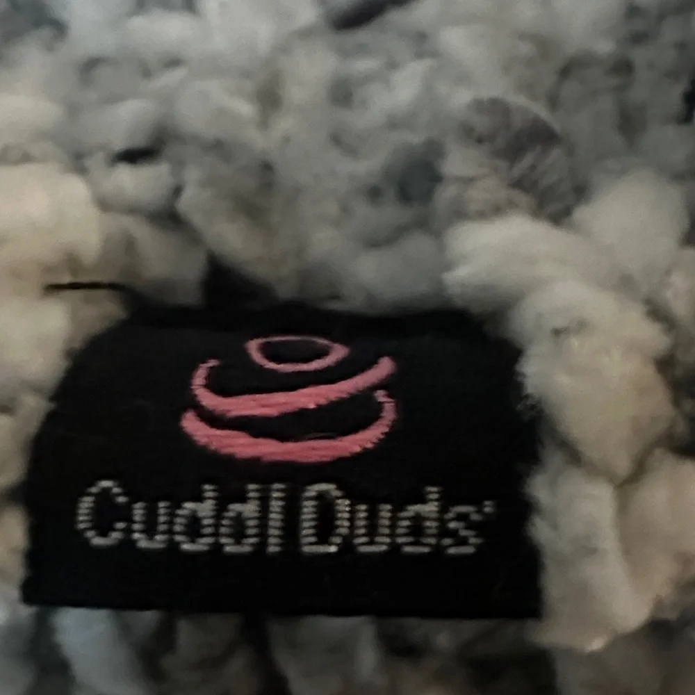 Cuddl Duds Gray Knit Pom-Pom Beanie